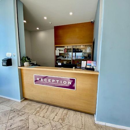 Ocean Beach Hotel パース エクステリア 写真