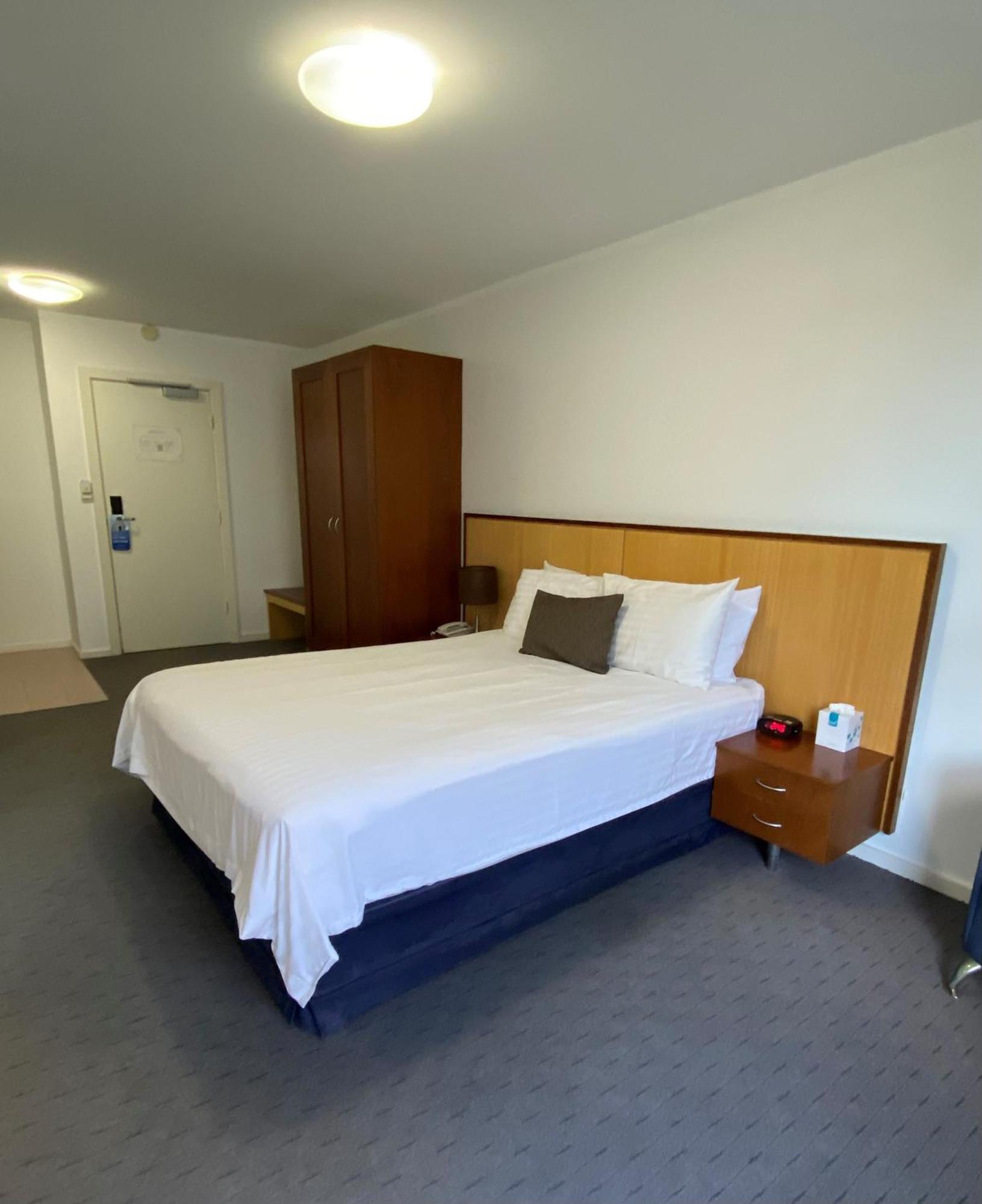 Ocean Beach Hotel パース エクステリア 写真