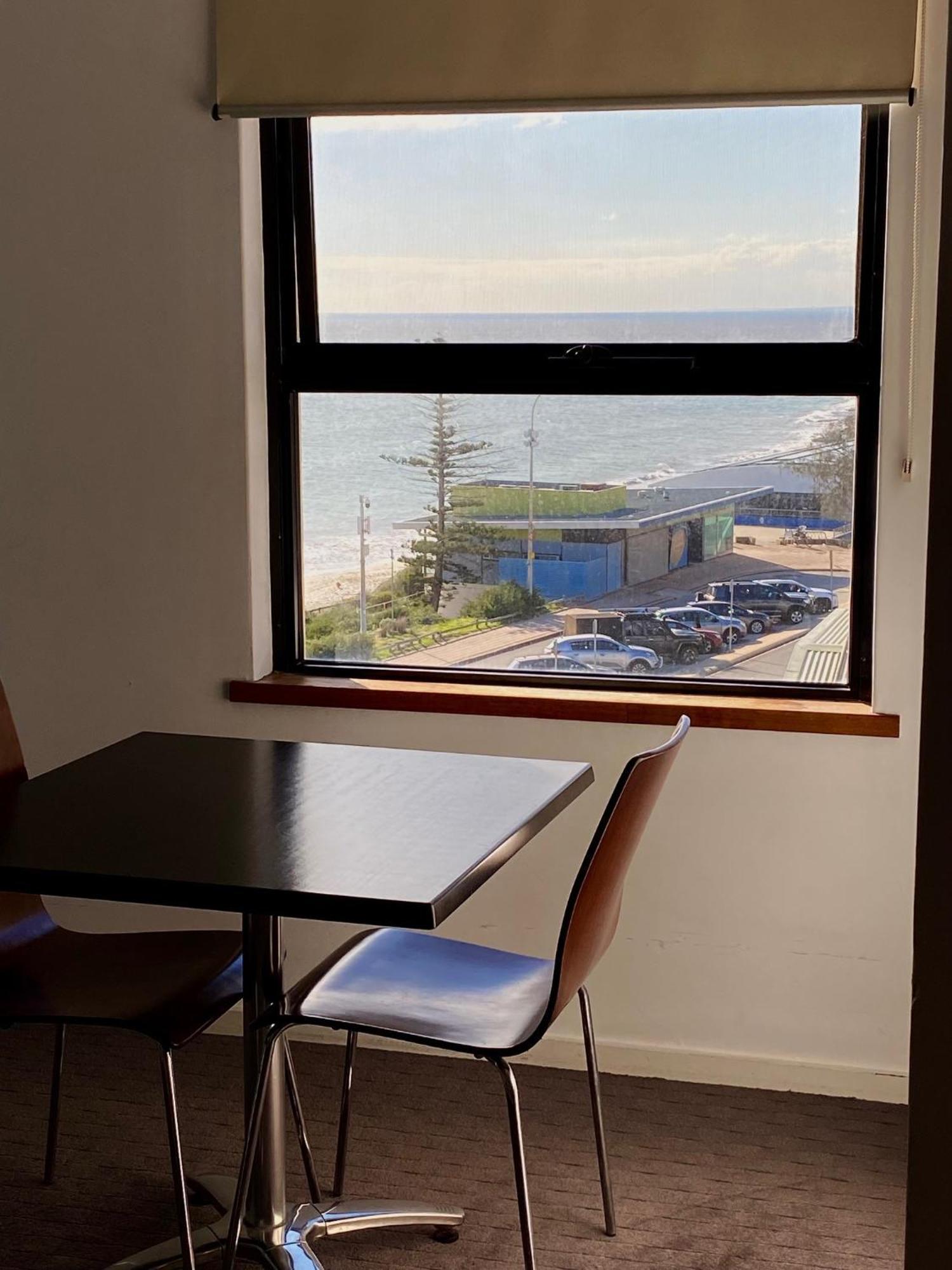 Ocean Beach Hotel パース エクステリア 写真
