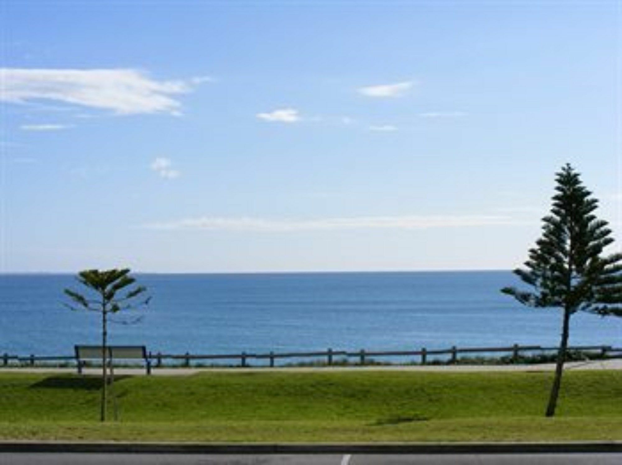 Ocean Beach Hotel パース 設備 写真