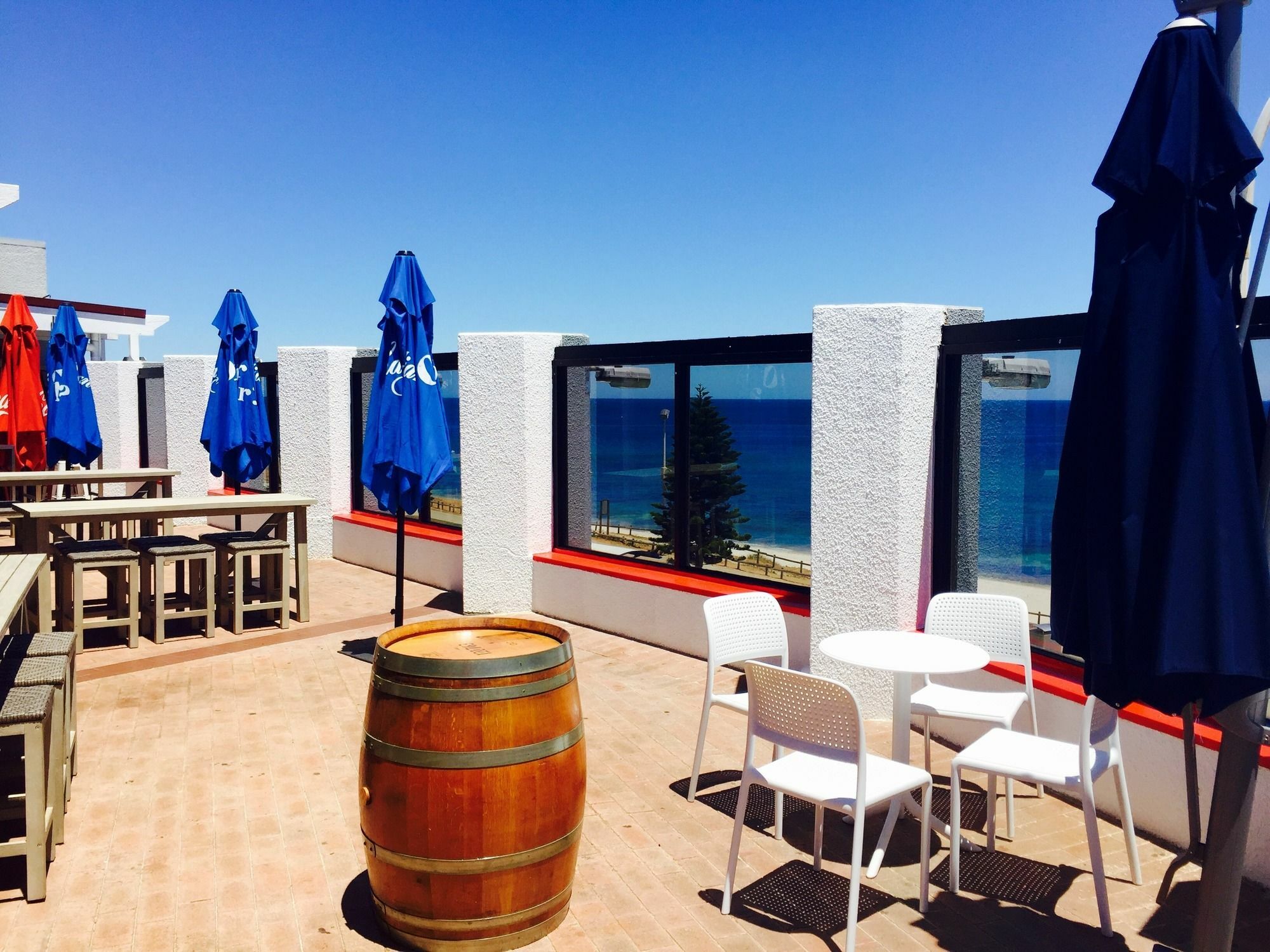 Ocean Beach Hotel パース エクステリア 写真